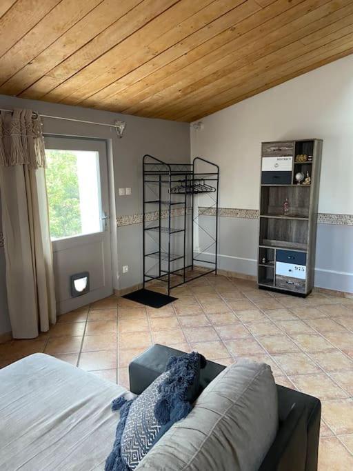 Gite A La Ferme Avec Jacuzzi Et Sauna Villefloure Exterior photo