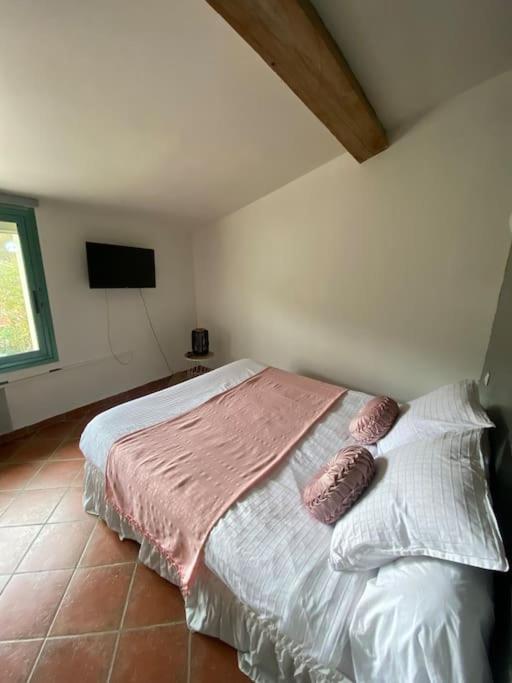 Gite A La Ferme Avec Jacuzzi Et Sauna Villefloure Exterior photo